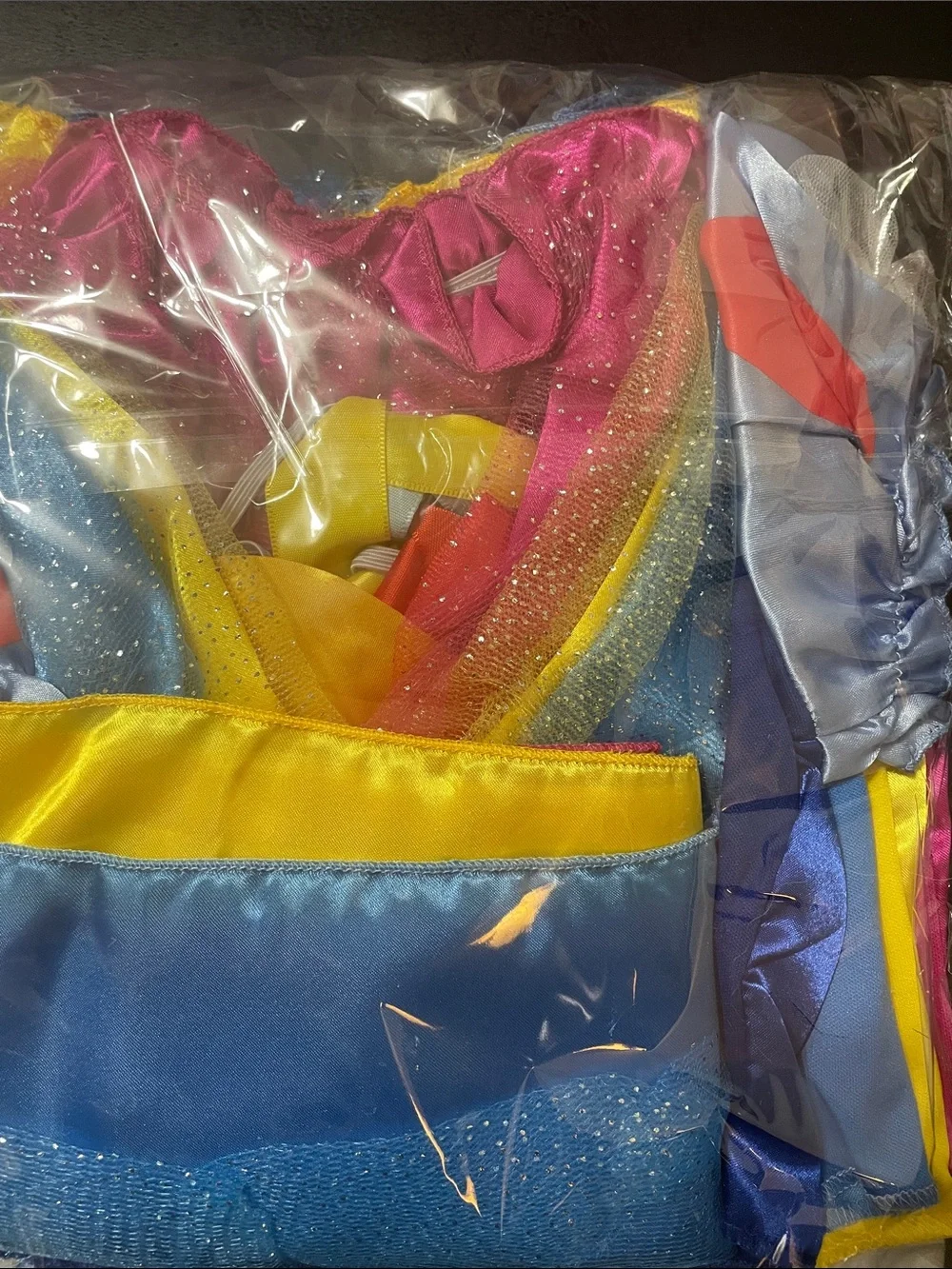 Brand New Princess Dress Up Trunk Toddler Sz. 3 to 6 yrs old w 3 dresses and acc